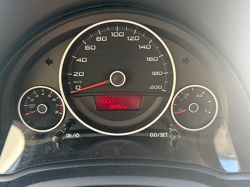 Volkswagen up! (2017) 1.0 Mii MAN 2017 | Záruka - fotka 30 z 38