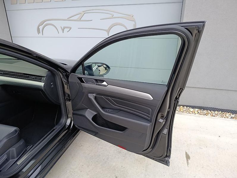 Volkswagen Passat 2.0TSI 206kW RLINE ČR 1.MAJ - fotka 36 z 39