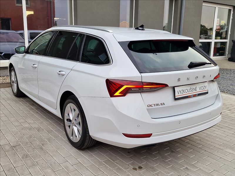 Škoda Octavia 2.0 TDI 110kw Style,ČR,1.Maj. - fotka 8 z 50