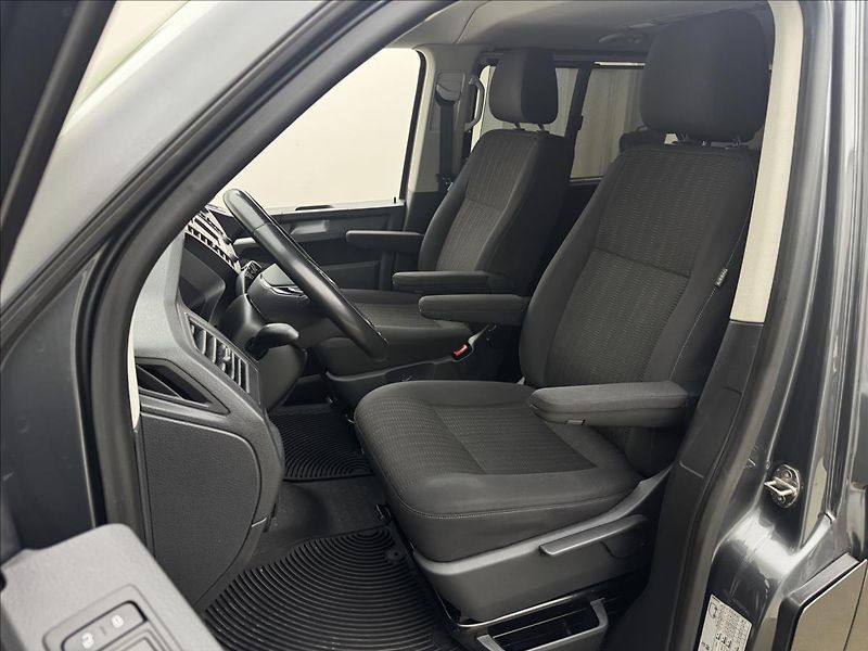 Volkswagen Caravelle 2,0 110kW DSG NZTOP LONG TZ - fotka 28 z 39