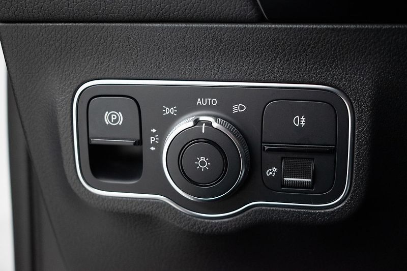 Mercedes-Benz GLA 200d 4MATIC*KEYLESS*ČR 1.MAJ* - fotka 16 z 46