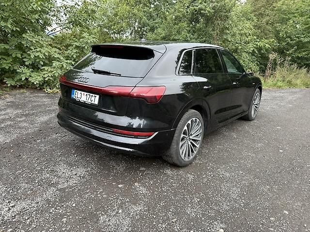 Audi e-tron (2020) Audi e-tron 55, S-LINE, tažné - fotka 3 z 16