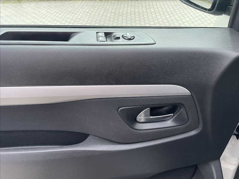 Citroën SpaceTourer 2,0 HDi 110kw Tažné 9mist CZau - fotka 20 z 33