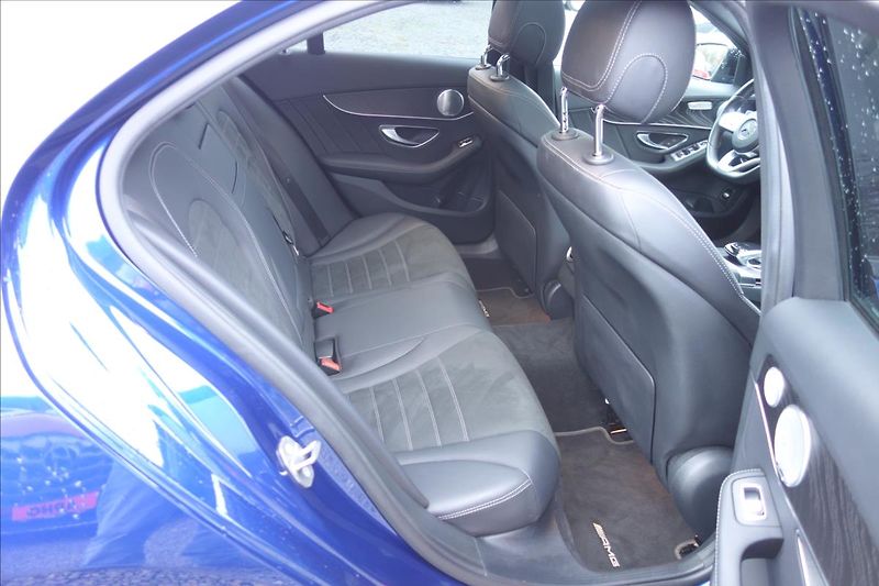Mercedes-Benz Třídy C 220 CDi,ČR,1 MAJ.,4M,AMG. - fotka 14 z 43