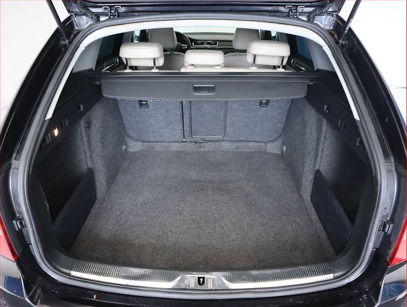 Škoda Superb (2012) 2.0 TDI, Xenony, Tempomat - fotka 14 z 17