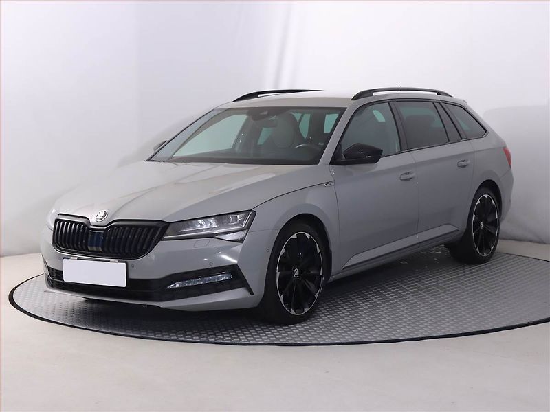 Škoda Superb (2022) Sportline 2.0 TDI - fotka 2 z 21