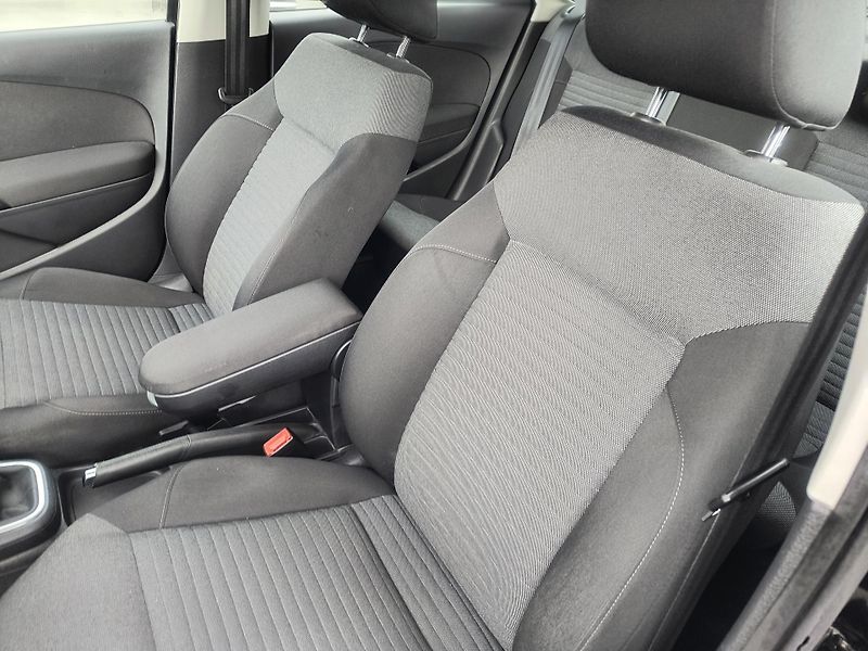 Volkswagen Polo (2009) 1.4 63KW/AC/PDC/ALU/VYHŘ.SEDAD - fotka 23 z 42