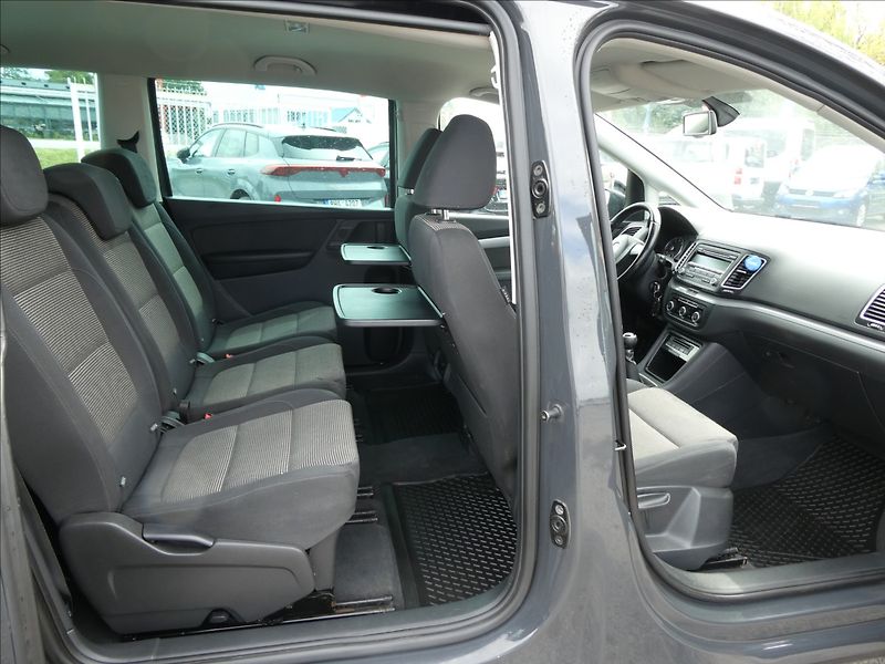 Volkswagen Sharan 1,4 TSi 110kW Comfort,po servi - fotka 19 z 44