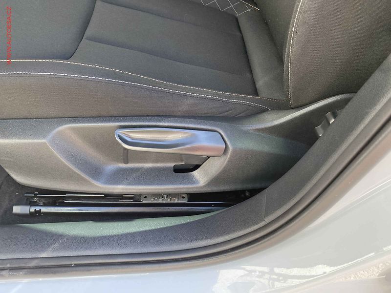 Škoda Kamiq (2020) 1.0 TSi, Ambition Plus, navi - fotka 14 z 20