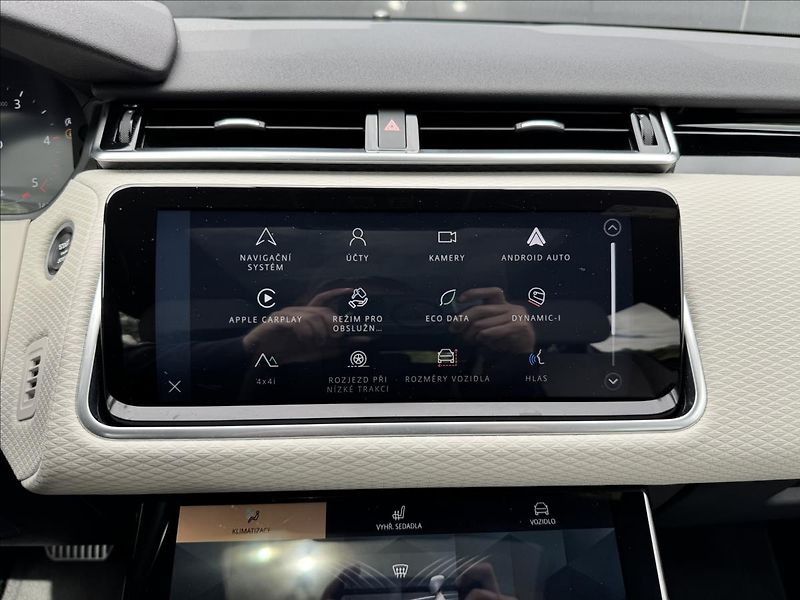 Land Rover Range Rover Velar 3,0 D300 R-DYNAMIC S AWD DPH - fotka 21 z 37