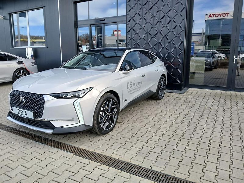 DS Automobiles DS4 (2023) CROSS RIVOLI E-TENSE 225 - fotografie inzerátu