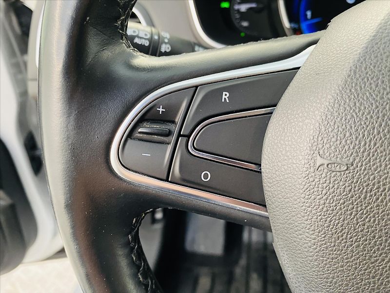Renault Mégane 1,2 TCe 97kW LED 1. maj. ČR - fotka 13 z 30