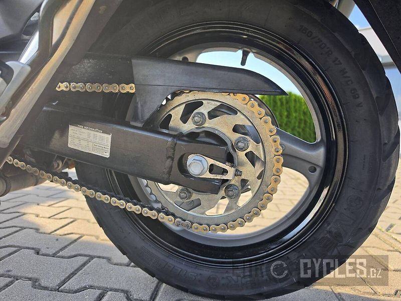 Honda XL 1000 V Varadero (2004) - fotka 15 z 17
