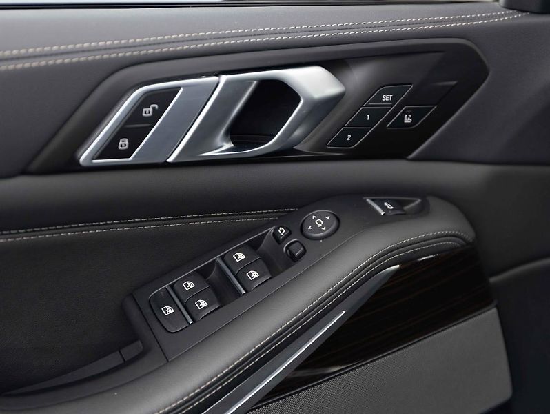 BMW X5 xDrive40d - fotka 17 z 24