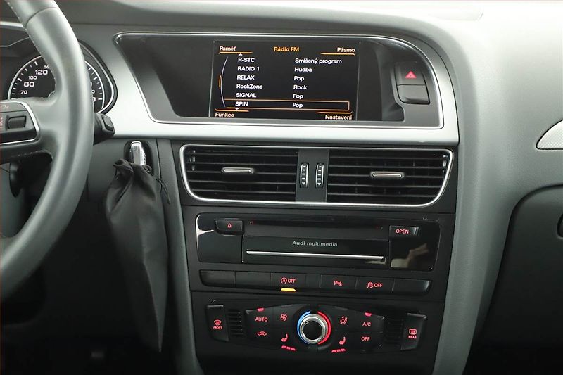 Audi A4 (2015) 3.0 TDI, 4X4, Navi, Xenony - fotka 9 z 16