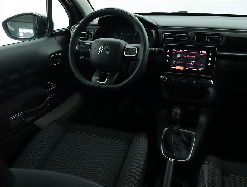 Citroën C3 (2024) 1.2 PureTech, Park. senzory - fotka 7 z 15