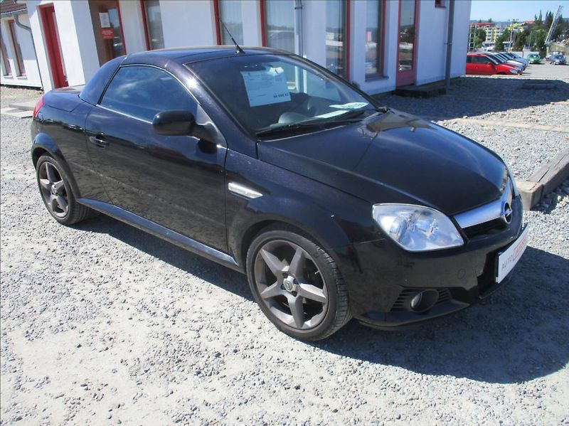 Opel Tigra 1,8 i,klima,serv.kniha, - fotka 9 z 36