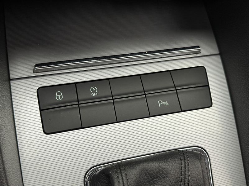 Škoda Octavia 2,0 110kW DSG ALU VÝHŘEV ČR TZ - fotka 23 z 34