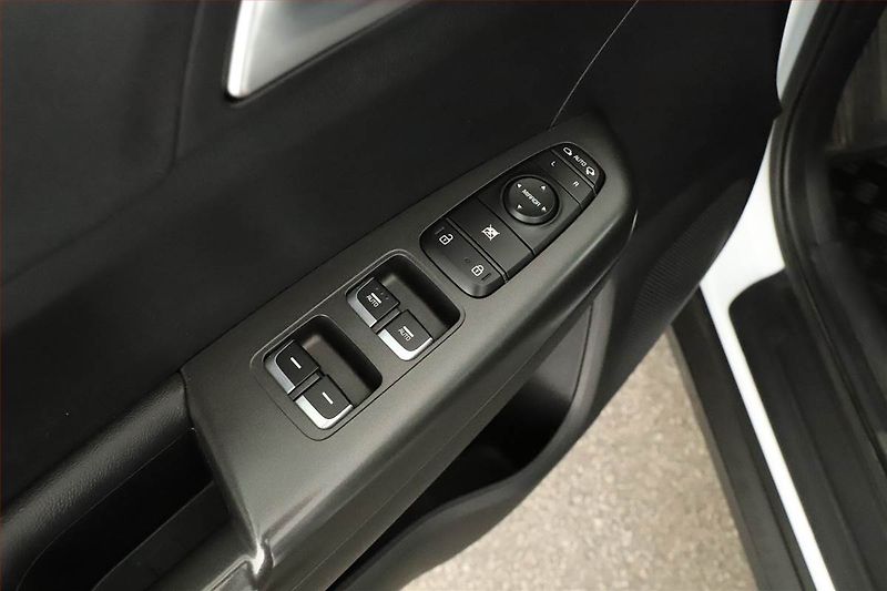 Kia Sportage (2019) 1.6 GDI, Navi, Tempomat - fotka 14 z 16