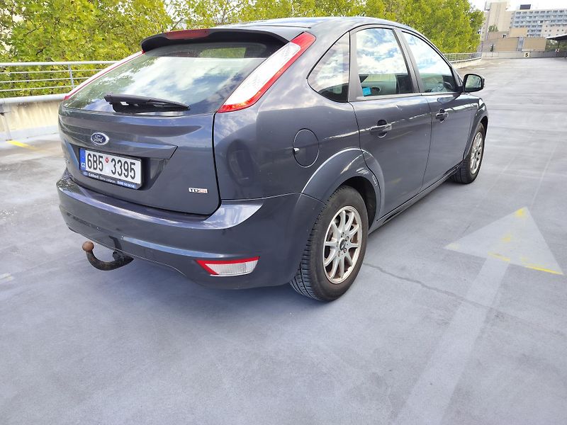 Ford Focus 1.6 TDCi - fotka 7 z 26