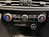 Alfa Romeo Giulia (2025) Quadrifoglio 2.9 V6 BiTurbo 52 - náhled 13