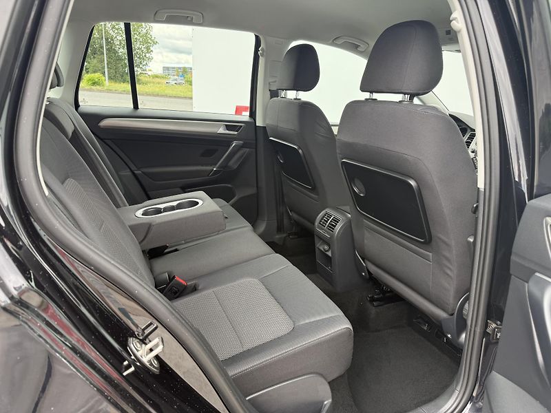 Volkswagen Golf Sportsvan (2015) 1.2 TSI plná ser. historie - fotka 13 z 37