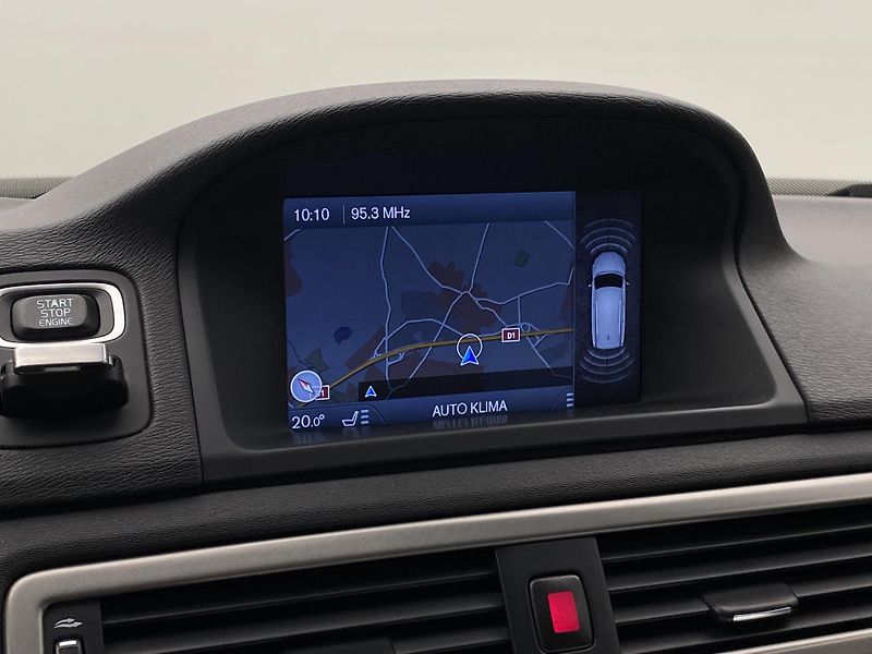 Volvo XC70 D5 AWD SUMMUM REZERVACE - fotka 41 z 49