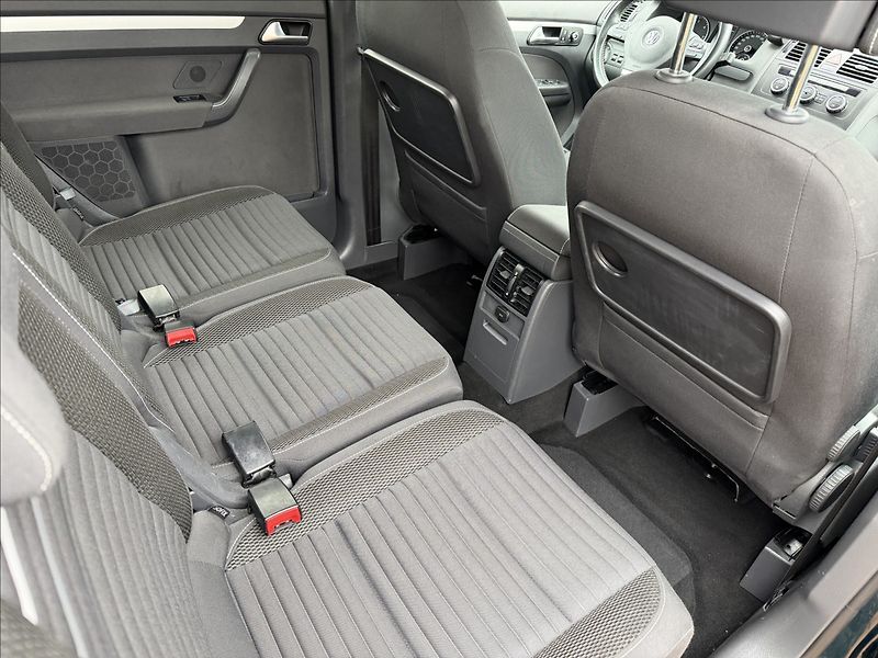Volkswagen Touran 2.0 TDI Cup - fotka 19 z 19
