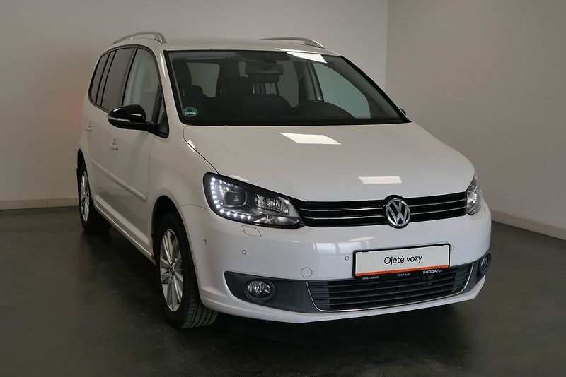 Volkswagen Touran - fotka 8 z 26