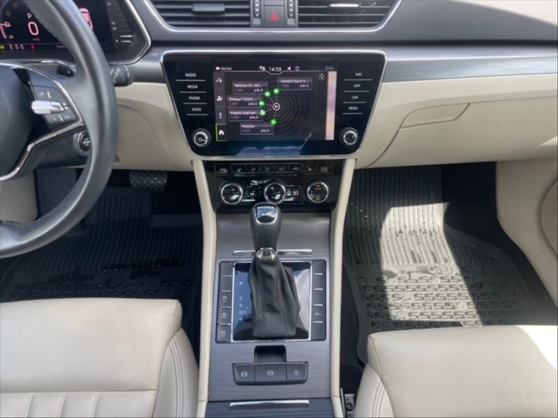 Škoda Superb 2,0 TDI 147 Style 4x4 DSG - fotka 10 z 11