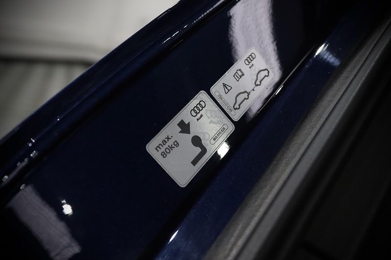 Audi A4 2.0 TFSI ultra 140 kW S line - fotka 49 z 49