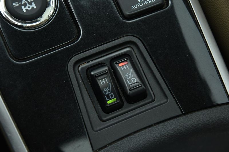 Mitsubishi Outlander 2.2 DI-D 4WD A/T 7-MÍST ČR - fotka 27 z 33