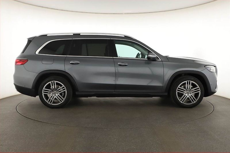 Mercedes-Benz GLS (2025) 350 d 4MATIC, 7 MÍST - fotka 6 z 31