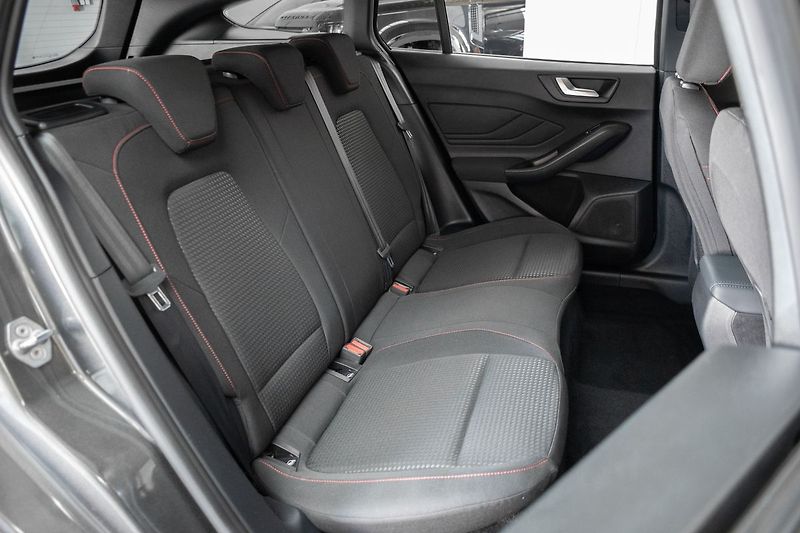 Ford Focus 1.0 EB 92kW ST-LINE*KAMERA*DPH - fotka 13 z 40