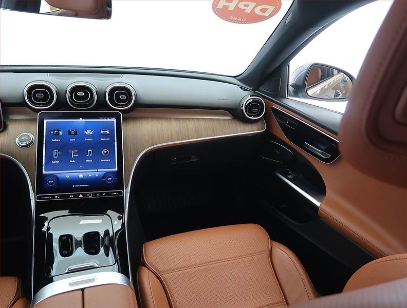 Mercedes-Benz Třídy C (2022) Avantgarde C 180 - fotka 8 z 32