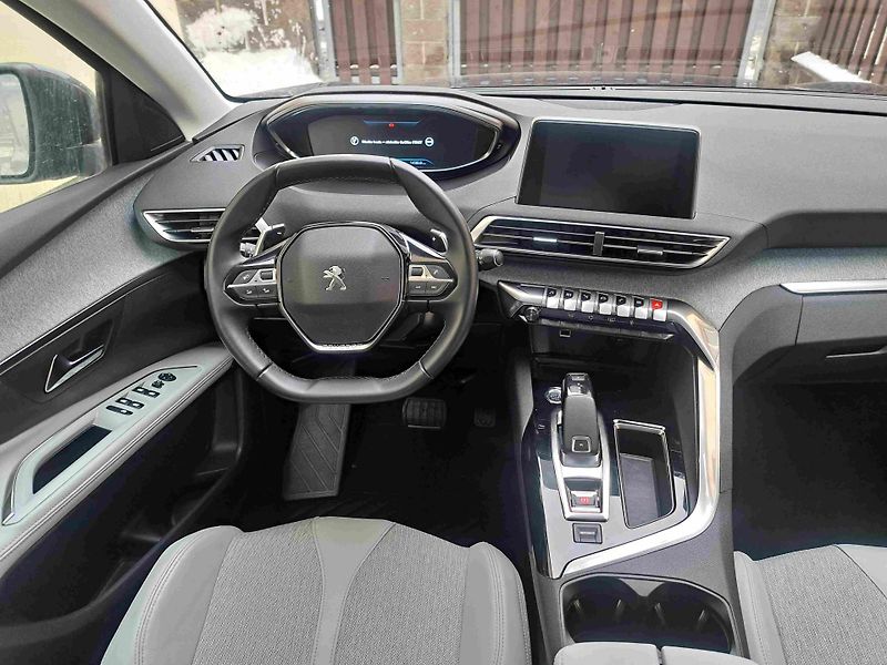 Peugeot 5008 (2020) 1,2PT EAT8 ALLURE - fotka 18 z 26