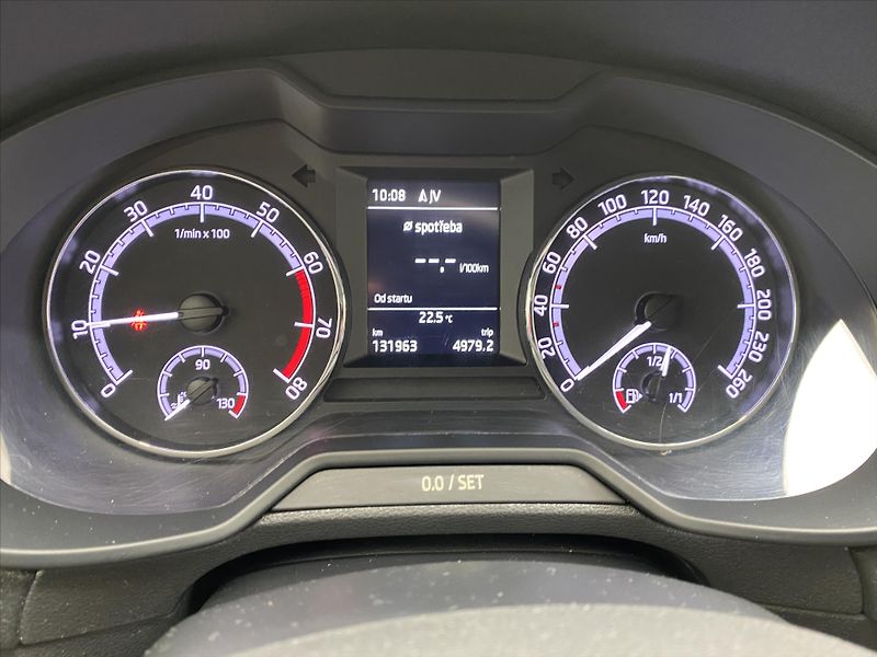 Škoda Octavia 1,5 TSI 110kW Ambition - fotka 11 z 28