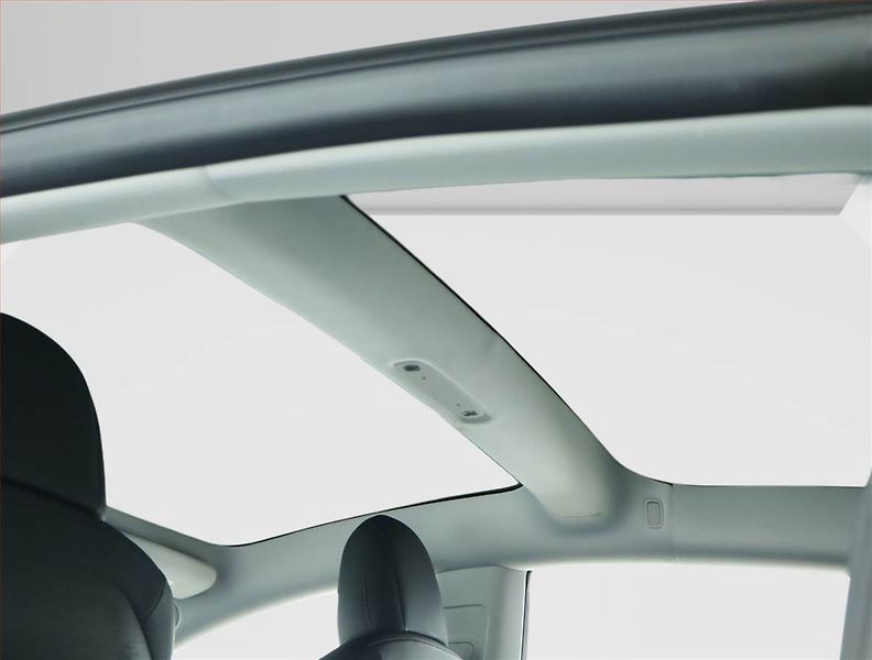 Tesla Model 3 (2019) Long Range 4WD 78kWh, SoH 84% - fotka 21 z 23