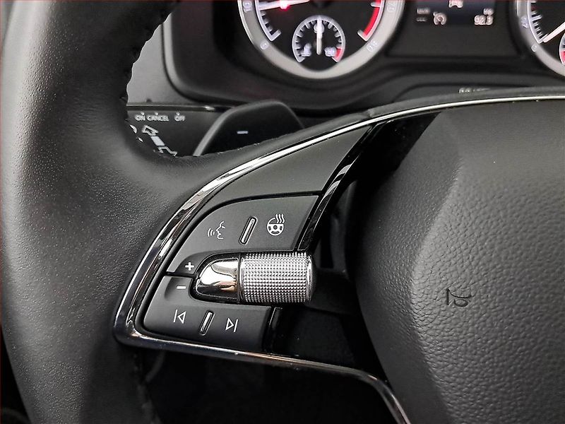 Škoda Karoq (2023) 1.5 TSI - fotka 19 z 22