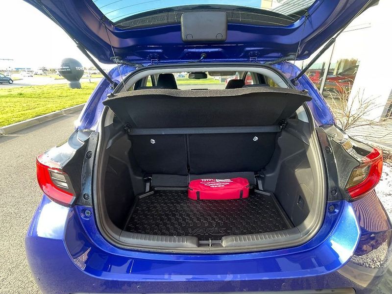 Toyota Yaris 1.5 Hybrid 116k automat Style - fotka 10 z 28