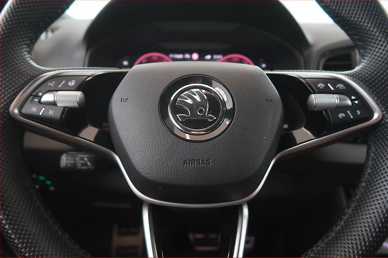 Škoda Karoq (2024) Sportline 1.5 TSI - fotka 15 z 19