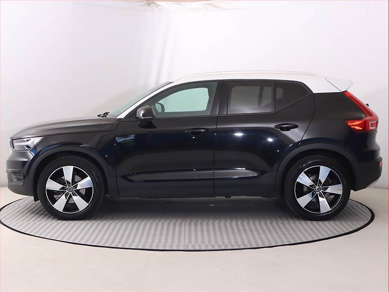 Volvo XC40 (2018) Inscription D4 AWD - fotka 3 z 20