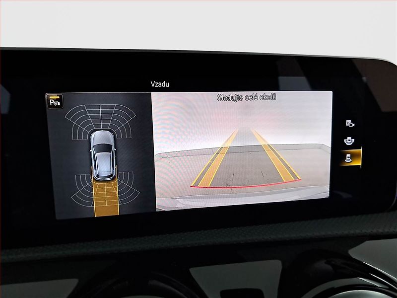 Mercedes-Benz Třídy A (2019) AMG line A 250 4MATIC - fotka 16 z 24