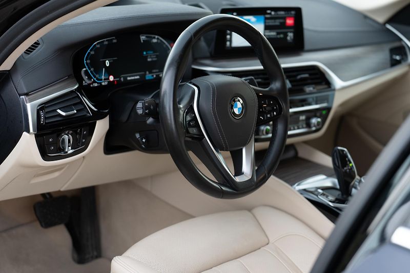 BMW Řada 5 (2019) - fotka 6 z 17