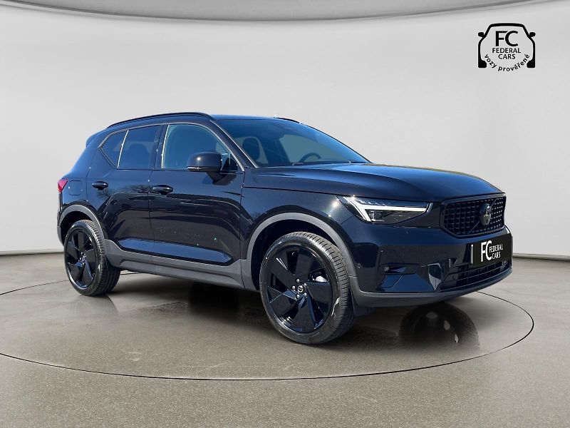 Volvo XC40 B3 FWD BE // 360 // kola - fotka 8 z 37