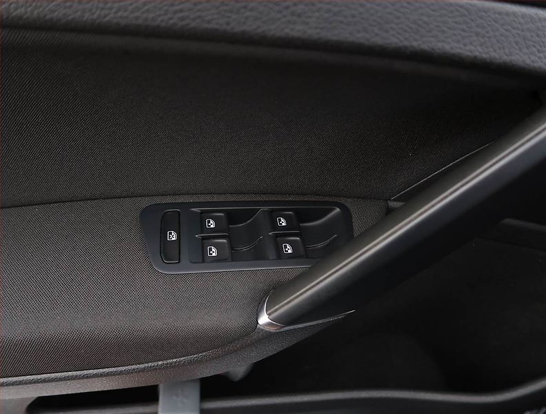 Volkswagen Golf (2020) 32 kWh - 37 Ah, SoH 90% - fotka 23 z 26