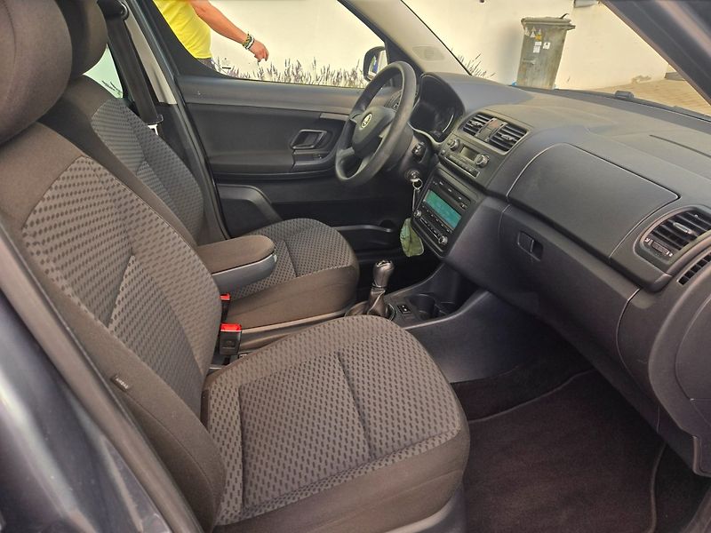 Škoda Roomster (2013) 1.2 TSI Serviska - fotka 16 z 26