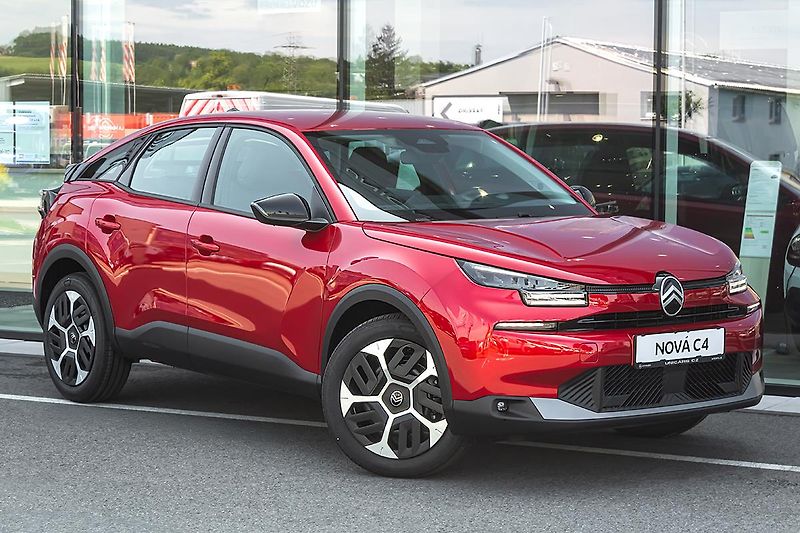 Citroën C4 (2026) 1,2 PLUS benzín 130k Automat - fotka 3 z 18
