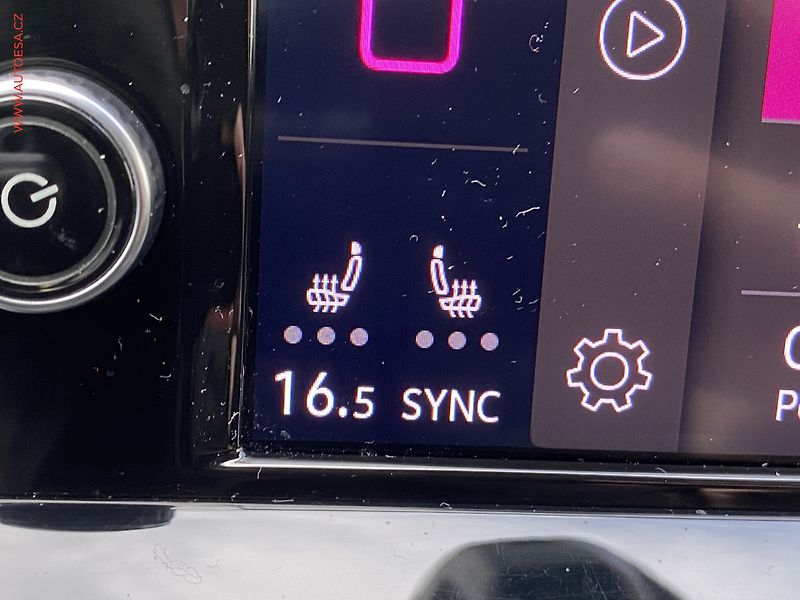 Volkswagen Golf (2020) 1.0TSi, ČR, Life, LED - fotka 16 z 18