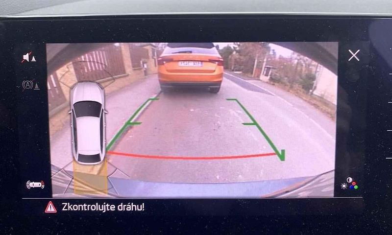 Využívání parkovacích asistentů zabraňuje zbytečným škodám na karosérii vašeho i cizího auta